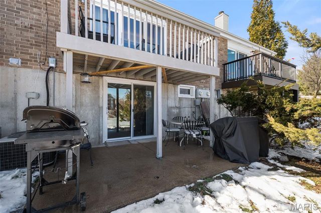 2042 Kentmore Lane, Chesterfield, MO 63017