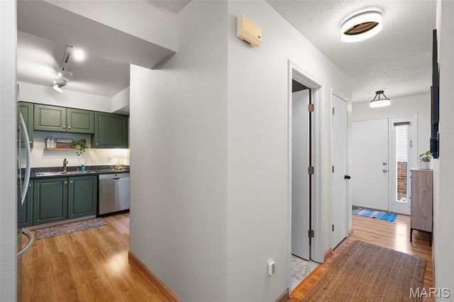 2042 Kentmore Lane, Chesterfield, MO 63017