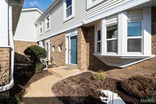 2042 Kentmore Lane, Chesterfield, MO 63017