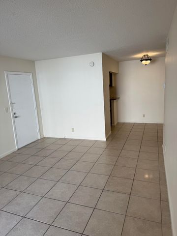 1500 N Congress Avenue B54, West Palm Beach, FL 33401