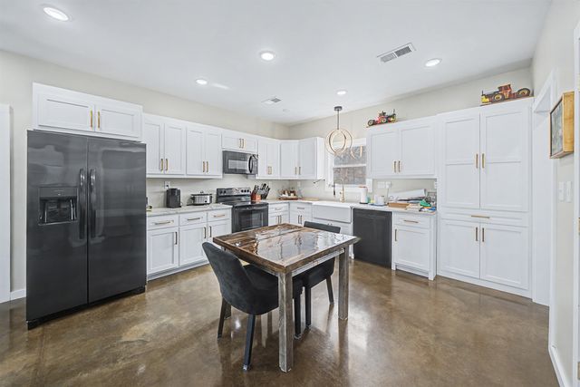 5439 HINES GIN RD, Selmer, TN 38375