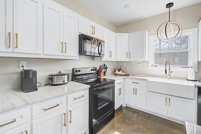 5439 HINES GIN RD, Selmer, TN 38375