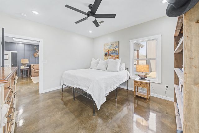 5439 HINES GIN RD, Selmer, TN 38375