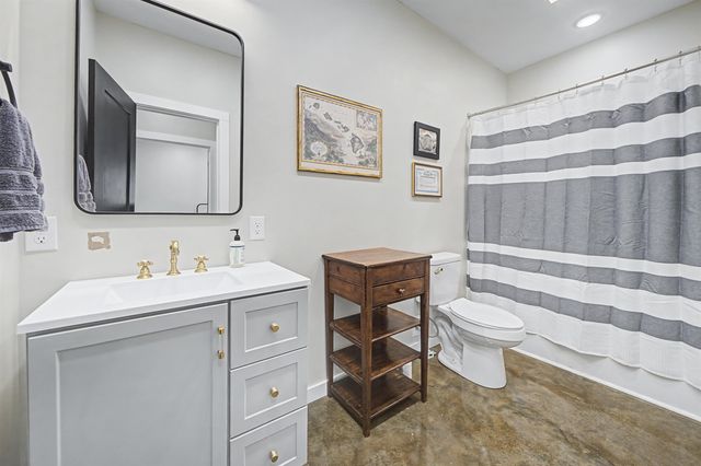 5439 HINES GIN RD, Selmer, TN 38375