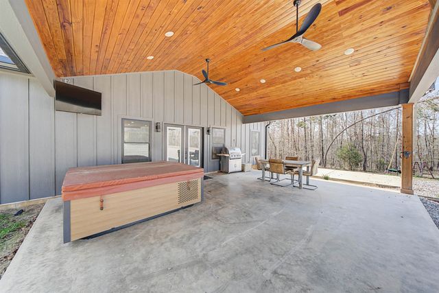 5439 HINES GIN RD, Selmer, TN 38375