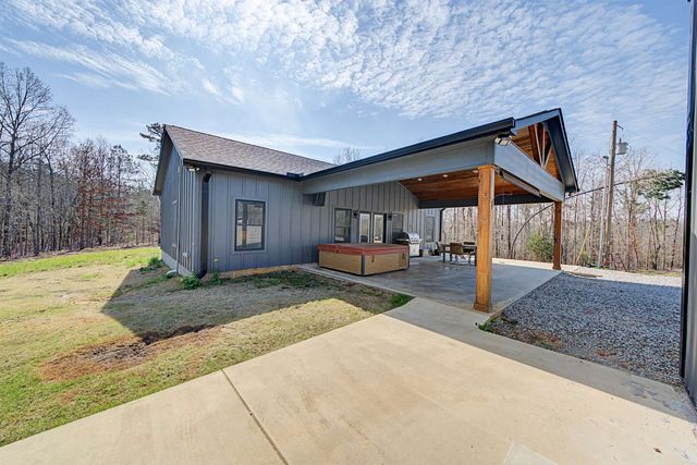 5439 HINES GIN RD, Selmer, TN 38375