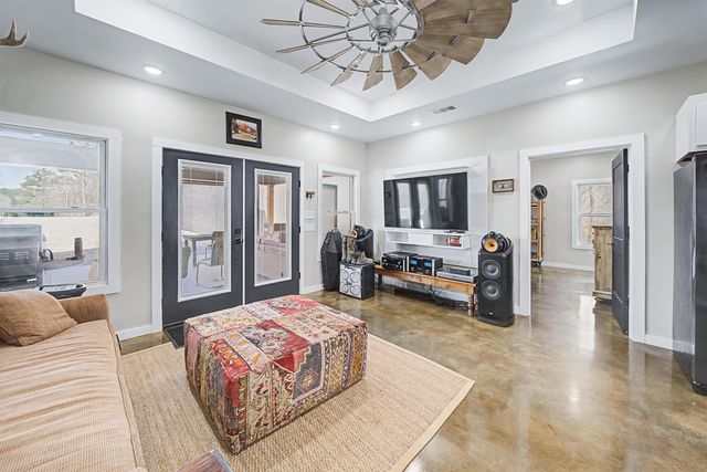 5439 HINES GIN RD, Selmer, TN 38375