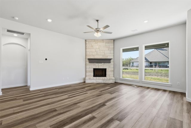 321 Skeen Peak, Springtown, TX 76082