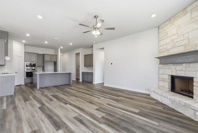 321 Skeen Peak, Springtown, TX 76082