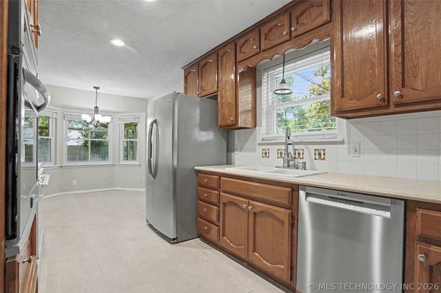 7132 S 76th East Avenue, Tulsa, OK 74133