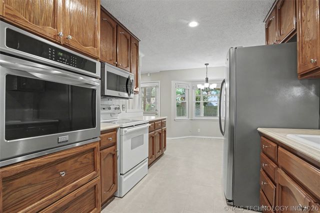 7132 S 76th East Avenue, Tulsa, OK 74133