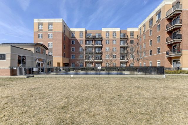 300 Village Circle 503, Willow Springs, IL 60480