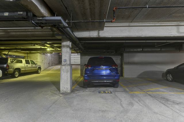 300 Village Circle 503, Willow Springs, IL 60480