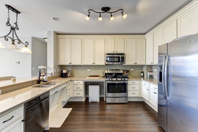 300 Village Circle 503, Willow Springs, IL 60480