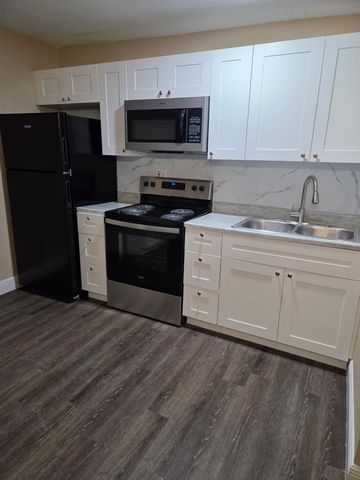 248 SW 7TH Court, Deerfield Beach, FL 33441