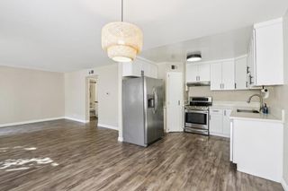 18555 Collins Street C6, Tarzana, CA 91356