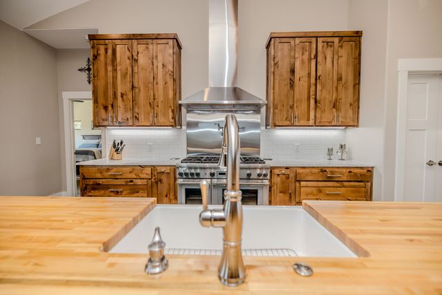 1080 Enchanted Rock Court, Graford, TX 76449