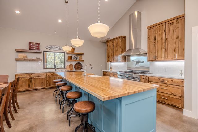 1080 Enchanted Rock Court, Graford, TX 76449