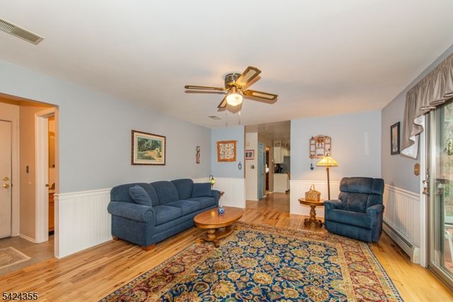 4 Lisa Ct, Roxbury Twp., NJ 07876