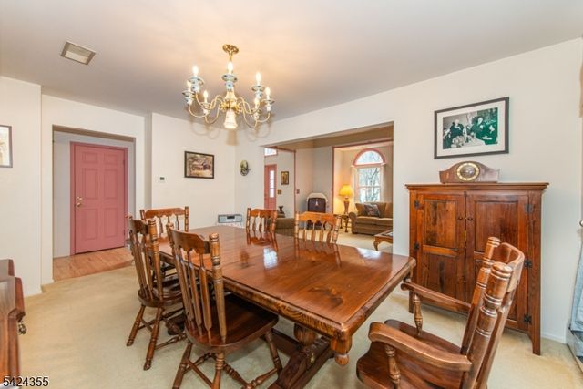 4 Lisa Ct, Roxbury Twp., NJ 07876