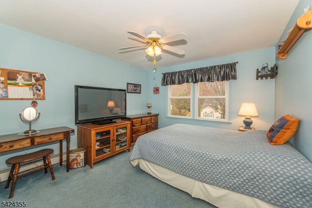 4 Lisa Ct, Roxbury Twp., NJ 07876