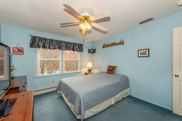 4 Lisa Ct, Roxbury Twp., NJ 07876