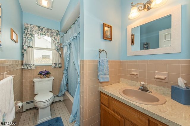 4 Lisa Ct, Roxbury Twp., NJ 07876