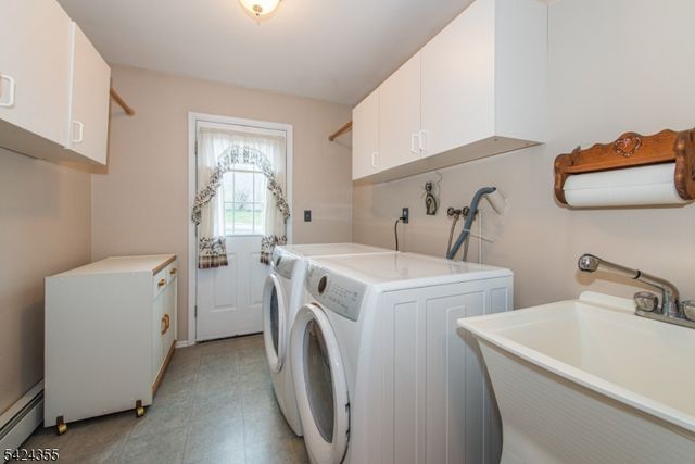 4 Lisa Ct, Roxbury Twp., NJ 07876