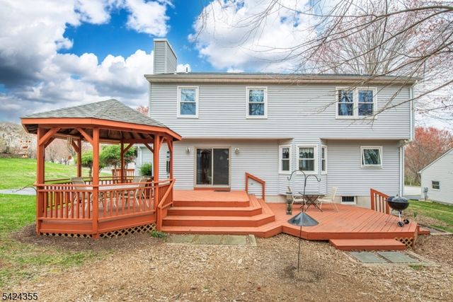 4 Lisa Ct, Roxbury Twp., NJ 07876