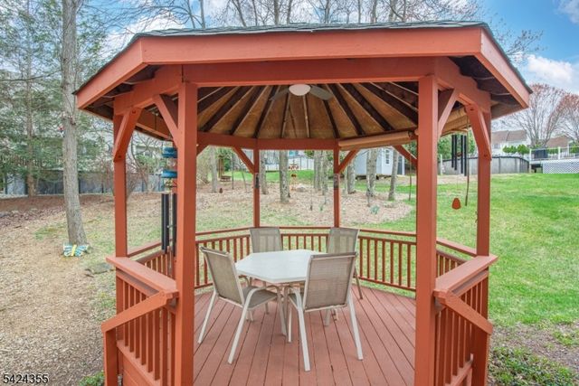 4 Lisa Ct, Roxbury Twp., NJ 07876