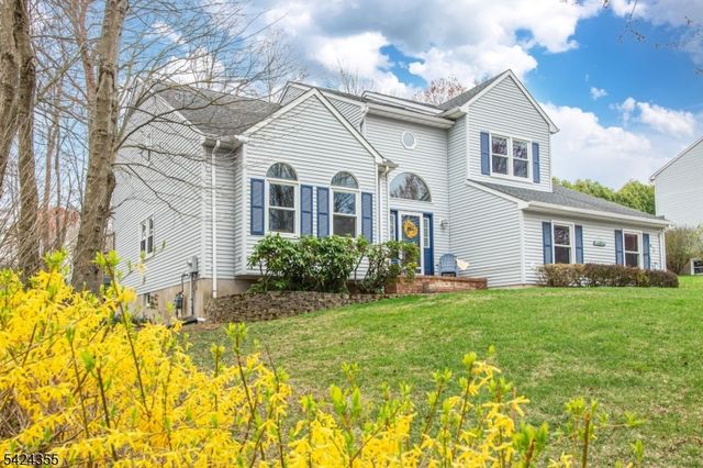 4 Lisa Ct, Roxbury Twp., NJ 07876