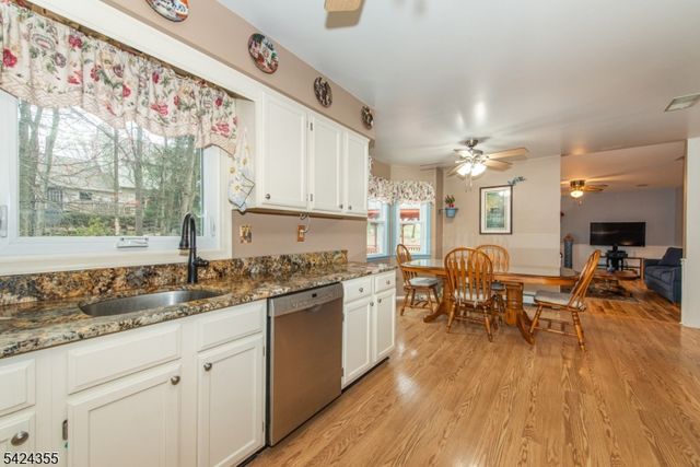 4 Lisa Ct, Roxbury Twp., NJ 07876