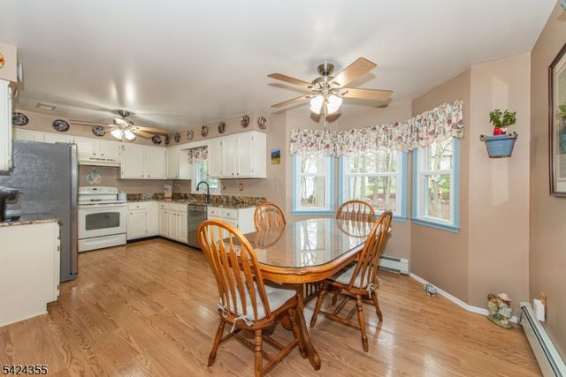 4 Lisa Ct, Roxbury Twp., NJ 07876