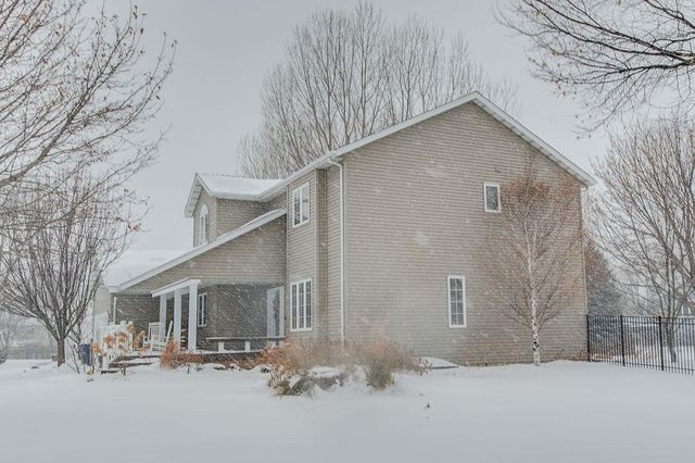 2907 Eagle Drive, Moorhead, MN 56560