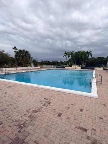 4174 Inverrary Drive 914, Lauderhill, FL 33319
