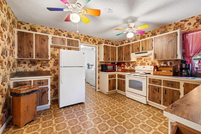 5100 SE Meadow Springs Boulevard, Stuart, FL 34997