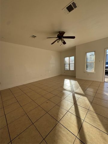 609 M L K DR A, Elgin, TX 78621