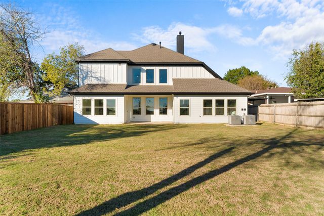 1904 Pembroke Street, Irving, TX 75060