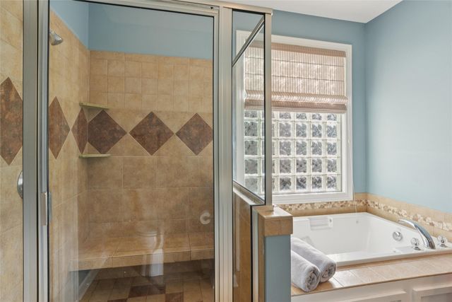 806 NE Redwood Lane, Ankeny, IA 50021