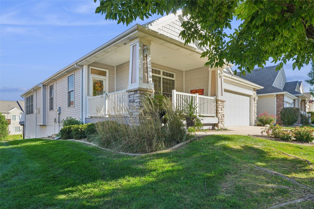 806 NE Redwood Lane, Ankeny, IA 50021