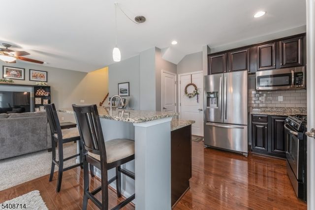 34 Washington Square Cir, Washington Boro, NJ 07882