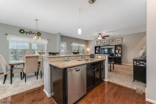 34 Washington Square Cir, Washington Boro, NJ 07882