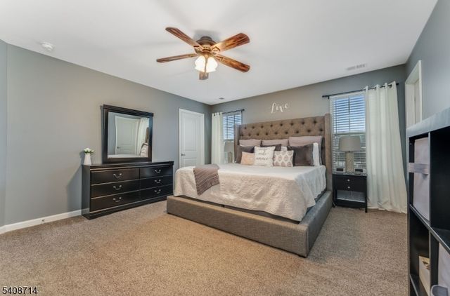 34 Washington Square Cir, Washington Boro, NJ 07882