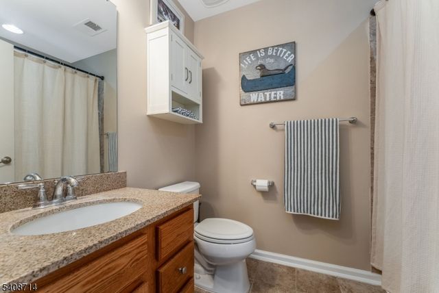 34 Washington Square Cir, Washington Boro, NJ 07882