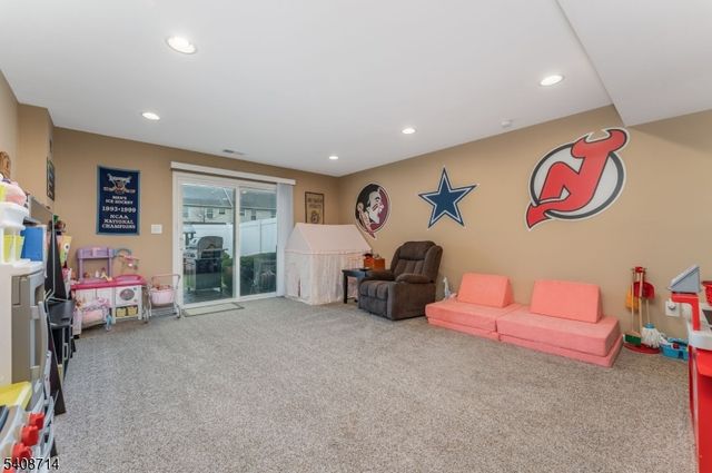 34 Washington Square Cir, Washington Boro, NJ 07882