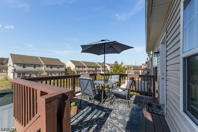 34 Washington Square Cir, Washington Boro, NJ 07882