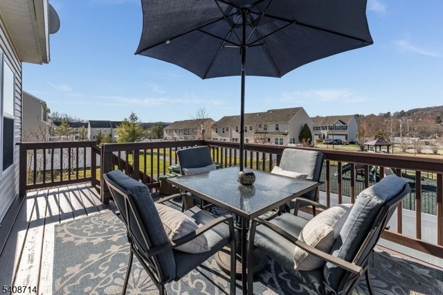 34 Washington Square Cir, Washington Boro, NJ 07882