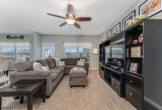 34 Washington Square Cir, Washington Boro, NJ 07882