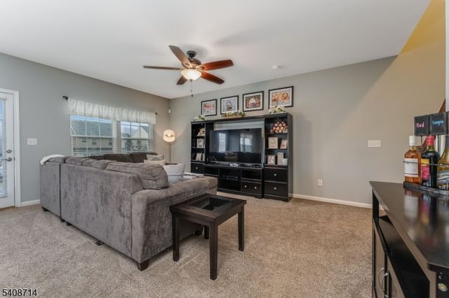 34 Washington Square Cir, Washington Boro, NJ 07882