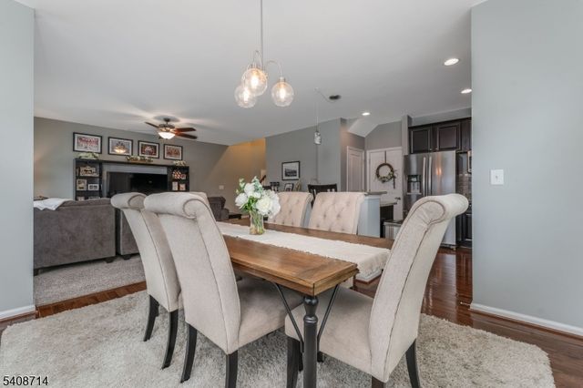 34 Washington Square Cir, Washington Boro, NJ 07882